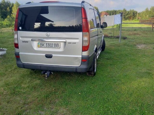 Серый Мерседес Вито, объемом двигателя 2.2 л и пробегом 350 тыс. км за 7600 $, фото 3 на Automoto.ua