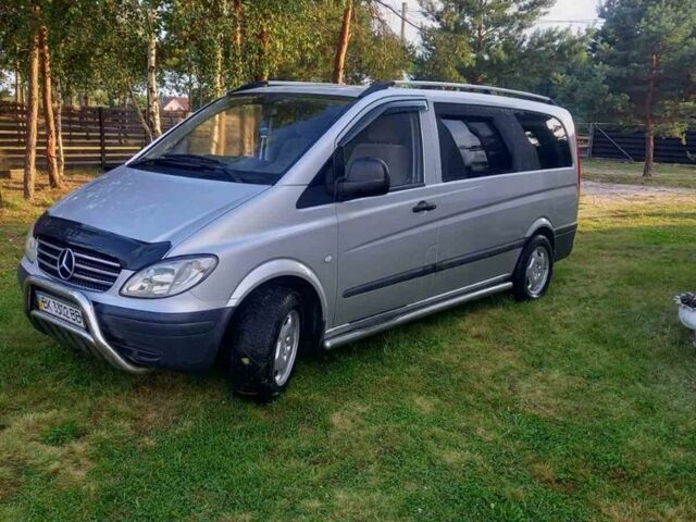 Серый Мерседес Вито, объемом двигателя 2.2 л и пробегом 350 тыс. км за 7600 $, фото 1 на Automoto.ua