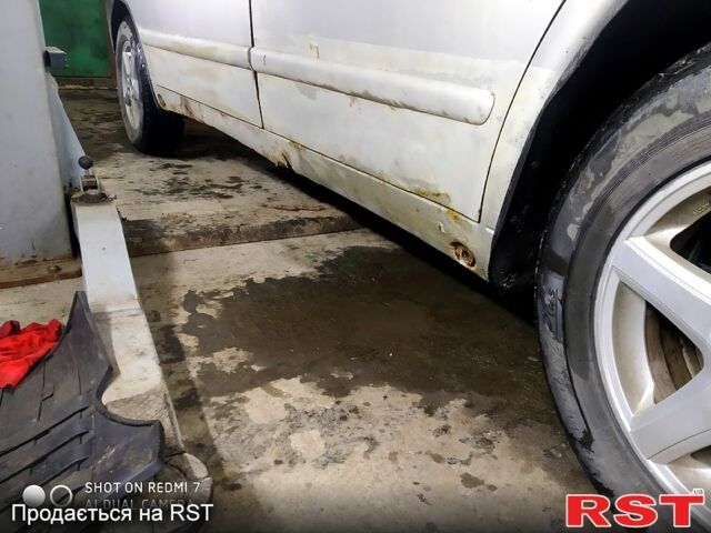 Сірий Мерседес Віто, об'ємом двигуна 2.3 л та пробігом 519 тис. км за 2500 $, фото 1 на Automoto.ua