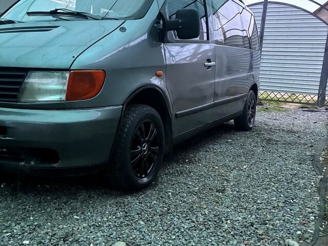 Серый Мерседес Вито, объемом двигателя 2.3 л и пробегом 350 тыс. км за 3700 $, фото 1 на Automoto.ua