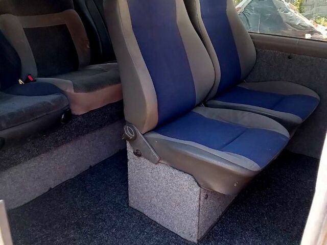 Сірий Мерседес Віто, об'ємом двигуна 2.3 л та пробігом 365 тис. км за 4300 $, фото 5 на Automoto.ua