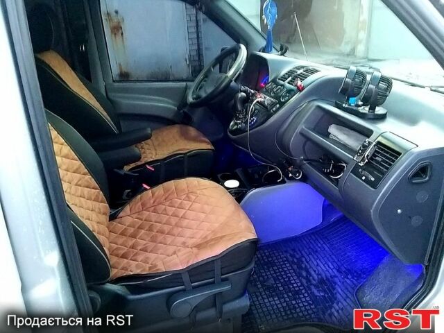 Серый Мерседес Вито, объемом двигателя 2.2 л и пробегом 281 тыс. км за 4900 $, фото 6 на Automoto.ua