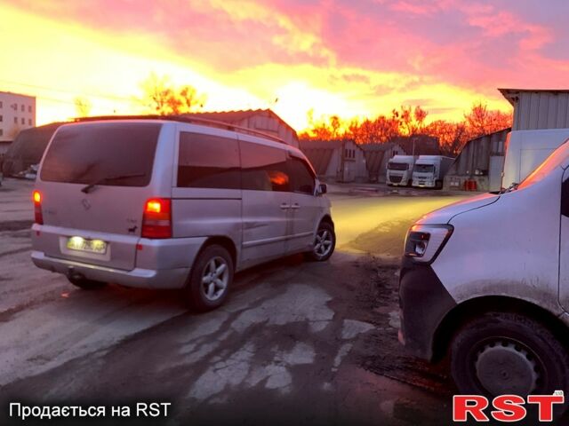 Серый Мерседес Вито, объемом двигателя 2.2 л и пробегом 560 тыс. км за 4700 $, фото 2 на Automoto.ua
