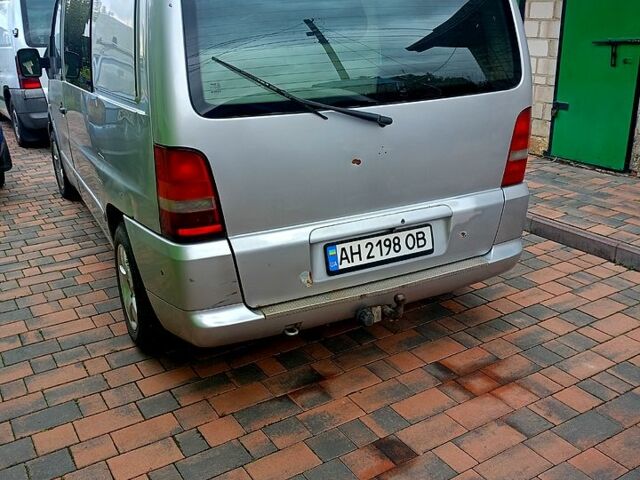 Серый Мерседес Вито, объемом двигателя 2.2 л и пробегом 275 тыс. км за 3000 $, фото 1 на Automoto.ua