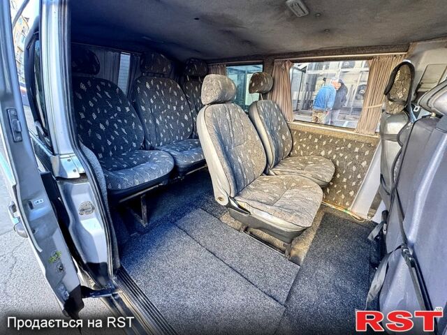 Серый Мерседес Вито, объемом двигателя 2.1 л и пробегом 350 тыс. км за 3999 $, фото 11 на Automoto.ua