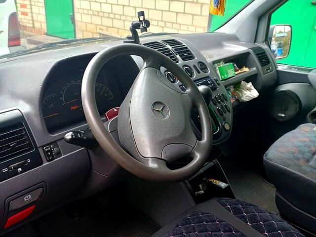 Серый Мерседес Вито, объемом двигателя 2.2 л и пробегом 275 тыс. км за 3000 $, фото 4 на Automoto.ua