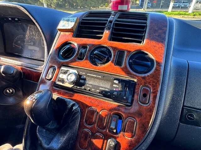 Серый Мерседес Вито, объемом двигателя 2.1 л и пробегом 350 тыс. км за 3999 $, фото 13 на Automoto.ua