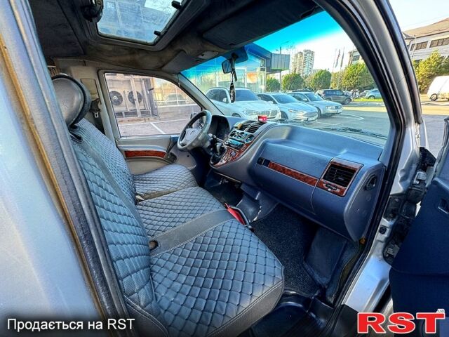 Серый Мерседес Вито, объемом двигателя 2.1 л и пробегом 350 тыс. км за 3999 $, фото 12 на Automoto.ua