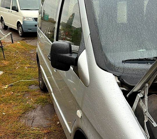 Мерседес Вито 2002 в Харькове на Automoto.ua Серый Мерседес Вито, объемом двигателя 2.1 л и пробегом 360 тыс. км за 4000 $, фото 2 на Automoto.ua