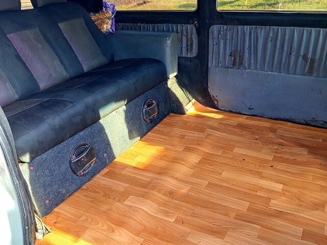 Серый Мерседес Вито, объемом двигателя 2.2 л и пробегом 0 тыс. км за 3000 $, фото 6 на Automoto.ua