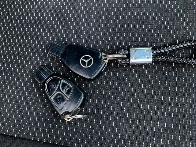 Серый Мерседес Вито, объемом двигателя 2.1 л и пробегом 300 тыс. км за 7500 $, фото 10 на Automoto.ua