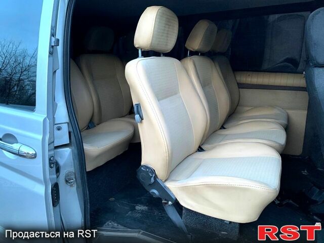 Серый Мерседес Вито, объемом двигателя 2.1 л и пробегом 300 тыс. км за 7500 $, фото 6 на Automoto.ua