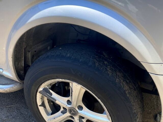 Сірий Мерседес Віто, об'ємом двигуна 2.2 л та пробігом 345 тис. км за 8500 $, фото 8 на Automoto.ua