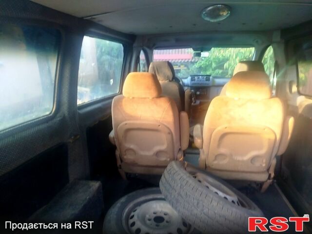 Серый Мерседес Вито, объемом двигателя 2.1 л и пробегом 350 тыс. км за 7000 $, фото 5 на Automoto.ua