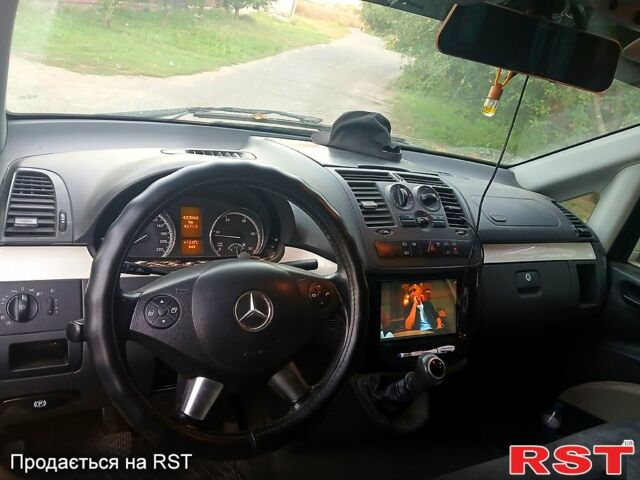 Сірий Мерседес Віто, об'ємом двигуна 2.1 л та пробігом 420 тис. км за 15500 $, фото 3 на Automoto.ua