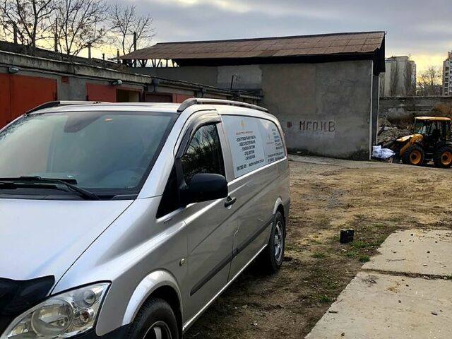 Сірий Мерседес Віто, об'ємом двигуна 2.1 л та пробігом 280 тис. км за 17500 $, фото 4 на Automoto.ua