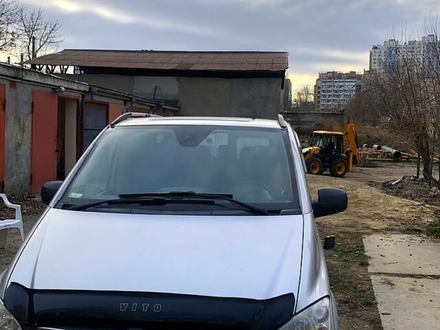 Сірий Мерседес Віто, об'ємом двигуна 2.1 л та пробігом 280 тис. км за 17500 $, фото 2 на Automoto.ua