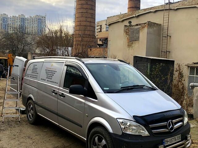 Сірий Мерседес Віто, об'ємом двигуна 2.1 л та пробігом 280 тис. км за 17500 $, фото 3 на Automoto.ua