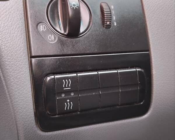 Синий Мерседес Вито, объемом двигателя 2.2 л и пробегом 435 тыс. км за 7200 $, фото 31 на Automoto.ua