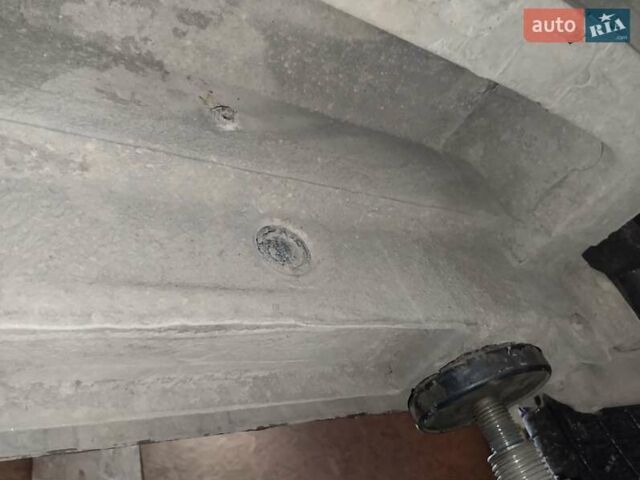 Синий Мерседес Вито, объемом двигателя 2.2 л и пробегом 435 тыс. км за 7200 $, фото 36 на Automoto.ua