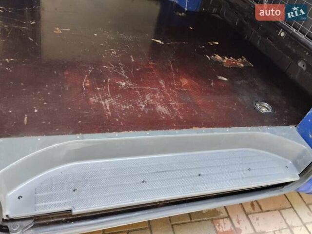 Синий Мерседес Вито, объемом двигателя 2.2 л и пробегом 435 тыс. км за 7200 $, фото 17 на Automoto.ua