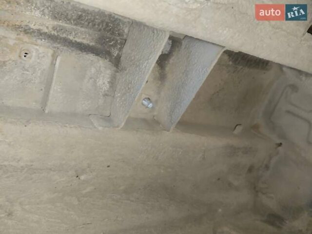 Синий Мерседес Вито, объемом двигателя 2.2 л и пробегом 435 тыс. км за 7200 $, фото 39 на Automoto.ua