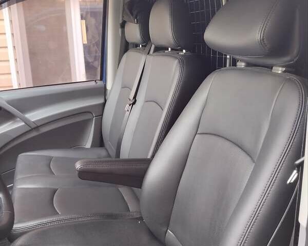 Синий Мерседес Вито, объемом двигателя 2.2 л и пробегом 435 тыс. км за 7200 $, фото 28 на Automoto.ua