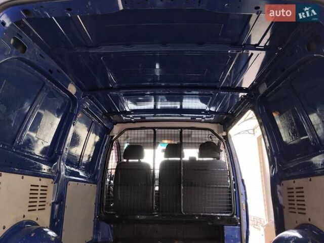 Синий Мерседес Вито, объемом двигателя 2.2 л и пробегом 435 тыс. км за 7200 $, фото 18 на Automoto.ua