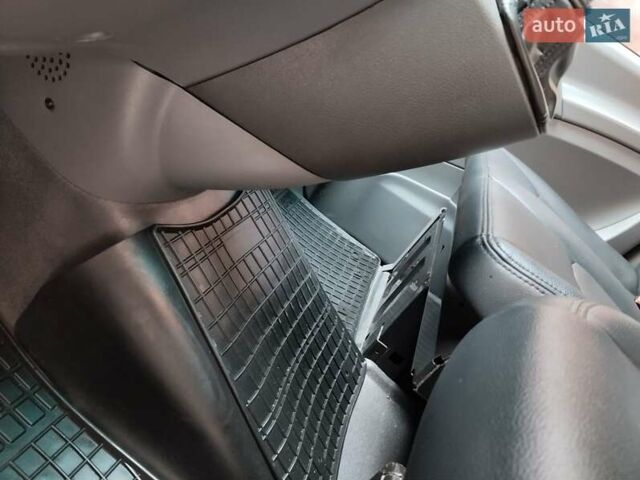 Синий Мерседес Вито, объемом двигателя 2.2 л и пробегом 435 тыс. км за 7200 $, фото 65 на Automoto.ua