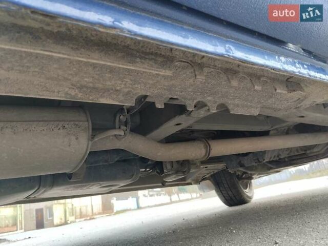 Синий Мерседес Вито, объемом двигателя 2.2 л и пробегом 435 тыс. км за 7200 $, фото 53 на Automoto.ua