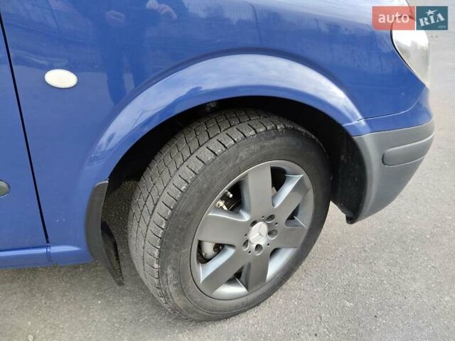 Синий Мерседес Вито, объемом двигателя 2.2 л и пробегом 435 тыс. км за 7200 $, фото 7 на Automoto.ua