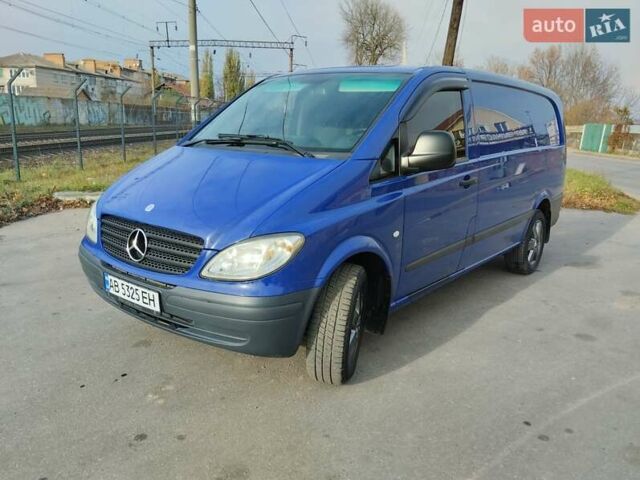 Синий Мерседес Вито, объемом двигателя 2.2 л и пробегом 435 тыс. км за 7200 $, фото 2 на Automoto.ua
