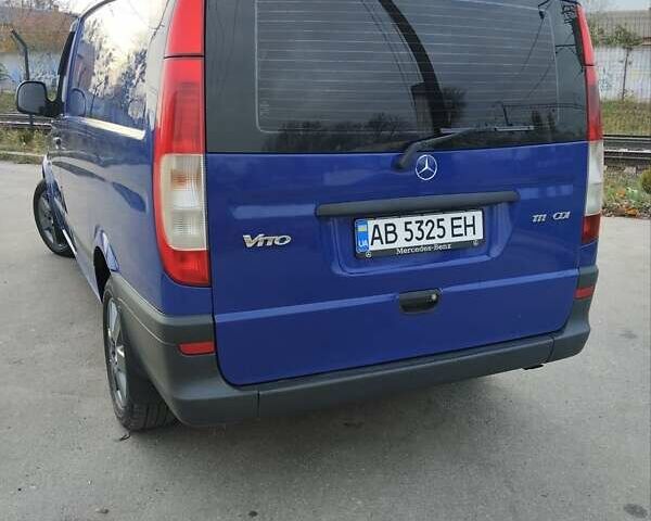 Синий Мерседес Вито, объемом двигателя 2.2 л и пробегом 435 тыс. км за 7200 $, фото 5 на Automoto.ua