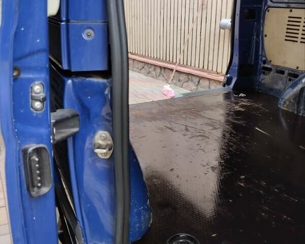 Синий Мерседес Вито, объемом двигателя 2.2 л и пробегом 435 тыс. км за 7200 $, фото 16 на Automoto.ua