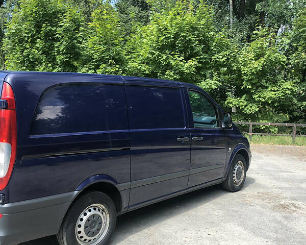 Синий Мерседес Вито, объемом двигателя 2.15 л и пробегом 336 тыс. км за 7999 $, фото 4 на Automoto.ua