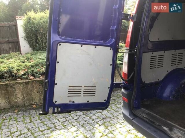 Синій Мерседес Віто, об'ємом двигуна 2.14 л та пробігом 361 тис. км за 10300 $, фото 23 на Automoto.ua