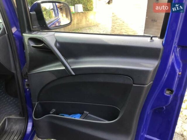 Синій Мерседес Віто, об'ємом двигуна 2.14 л та пробігом 361 тис. км за 10300 $, фото 36 на Automoto.ua