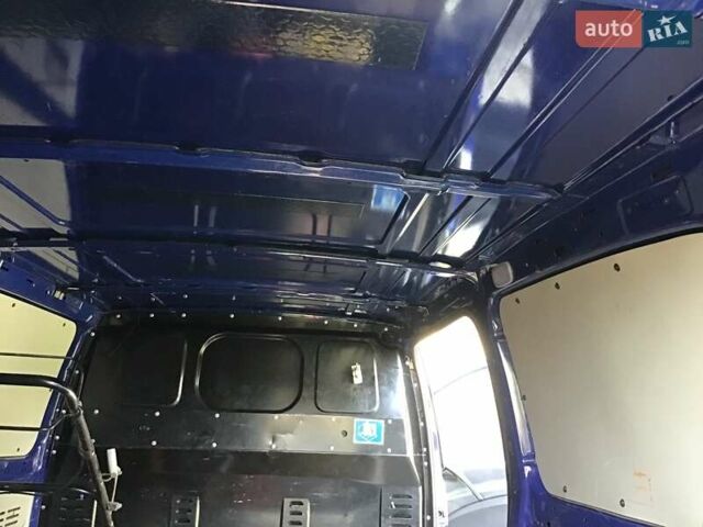 Синій Мерседес Віто, об'ємом двигуна 2.14 л та пробігом 361 тис. км за 10300 $, фото 20 на Automoto.ua