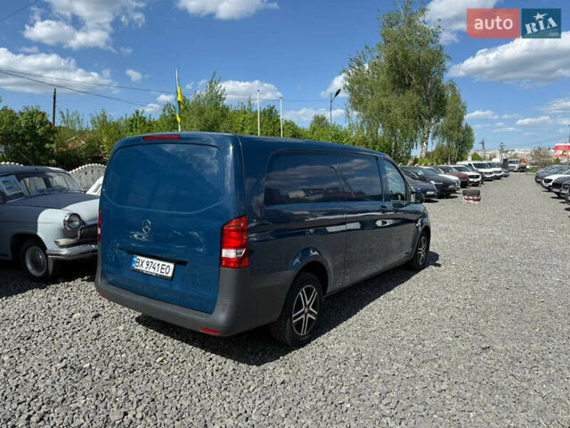 Синий Мерседес Вито, объемом двигателя 2.2 л и пробегом 180 тыс. км за 18000 $, фото 1 на Automoto.ua
