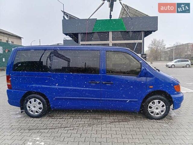 Синий Мерседес Вито, объемом двигателя 2.2 л и пробегом 465 тыс. км за 3500 $, фото 1 на Automoto.ua
