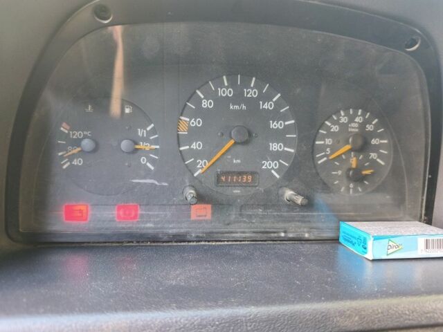 Синій Мерседес Віто, об'ємом двигуна 0 л та пробігом 411 тис. км за 2600 $, фото 6 на Automoto.ua