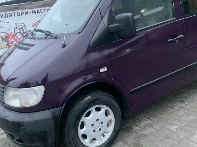 Синий Мерседес Вито, объемом двигателя 2.2 л и пробегом 350 тыс. км за 4500 $, фото 1 на Automoto.ua