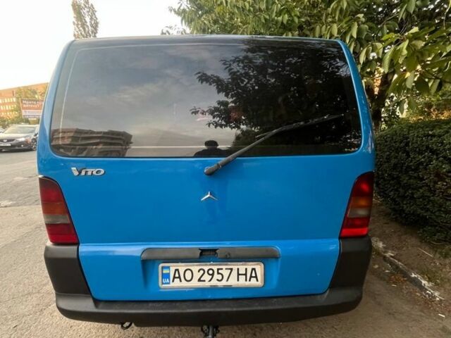 Синий Мерседес Вито, объемом двигателя 2.2 л и пробегом 270 тыс. км за 4000 $, фото 3 на Automoto.ua