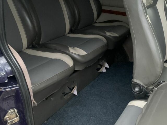 Синий Мерседес Вито, объемом двигателя 2.2 л и пробегом 350 тыс. км за 4500 $, фото 10 на Automoto.ua