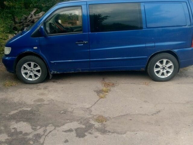 Синий Мерседес Вито, объемом двигателя 2.1 л и пробегом 299 тыс. км за 3600 $, фото 2 на Automoto.ua