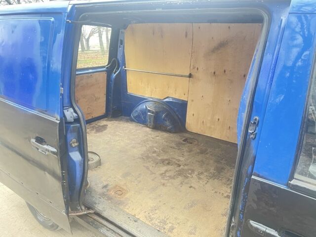 Синий Мерседес Вито, объемом двигателя 2 л и пробегом 500 тыс. км за 1700 $, фото 5 на Automoto.ua