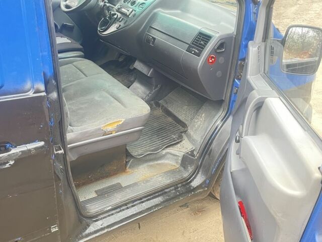 Синий Мерседес Вито, объемом двигателя 2 л и пробегом 500 тыс. км за 1700 $, фото 6 на Automoto.ua