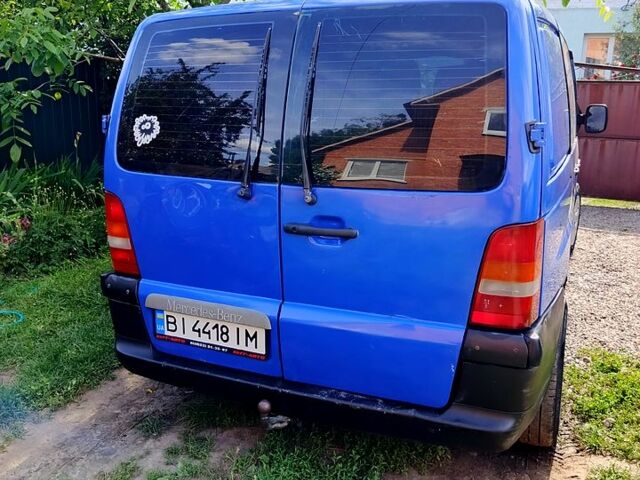 Синий Мерседес Вито, объемом двигателя 2.1 л и пробегом 320 тыс. км за 4500 $, фото 4 на Automoto.ua