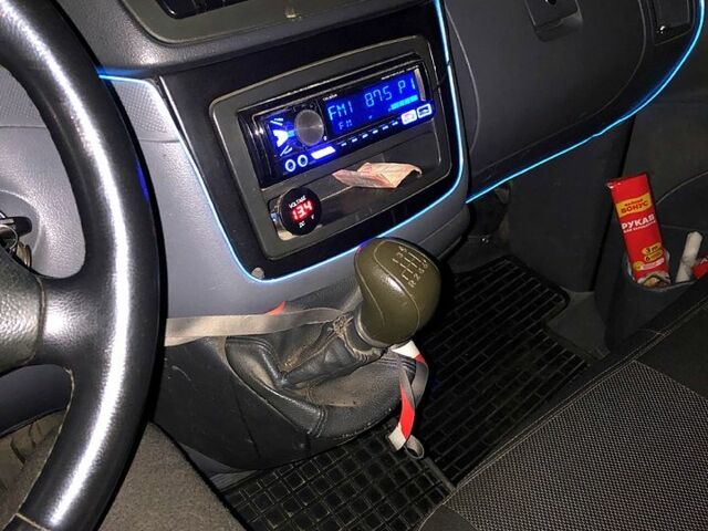 Синий Мерседес Вито, объемом двигателя 2.2 л и пробегом 0 тыс. км за 5000 $, фото 4 на Automoto.ua