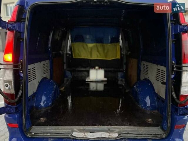 Синий Мерседес Вито, объемом двигателя 2.15 л и пробегом 372 тыс. км за 4600 $, фото 11 на Automoto.ua